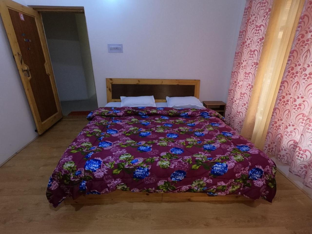 Lhachik Guest House Leh Camera foto